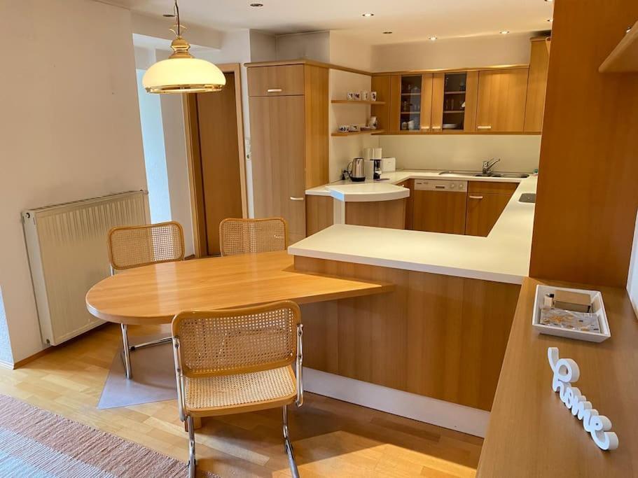 Zentrale Wohnung Gmunden Alte Baeckerei Bagian luar foto