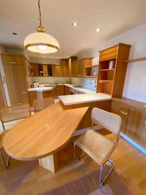 Zentrale Wohnung Gmunden Alte Baeckerei Bagian luar foto