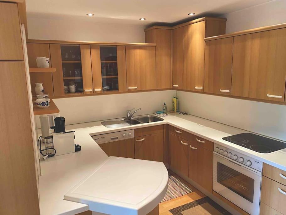 Zentrale Wohnung Gmunden Alte Baeckerei Bagian luar foto